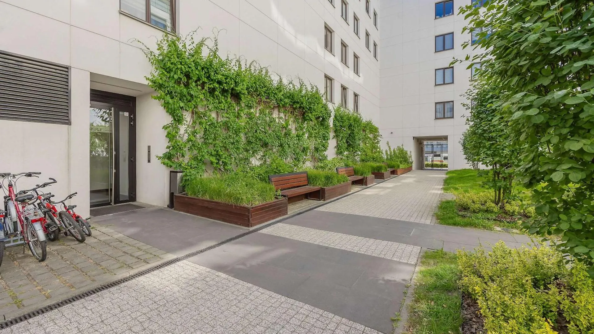 Stylish Apartment With Parking By Noclegi Renters Warsaw Poland